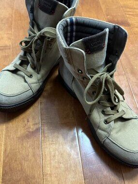 Levi's men’s khaki Clarckson canvas/suede hiking boots.
